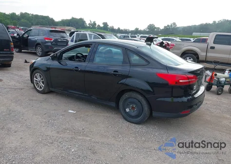 2017 Ford Focus Se z USA, uszkodzony, nr VIN 1FADP3F24HL217039